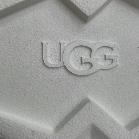 NWT UGG Pink/Blue Slide. - Picture 7 of 8